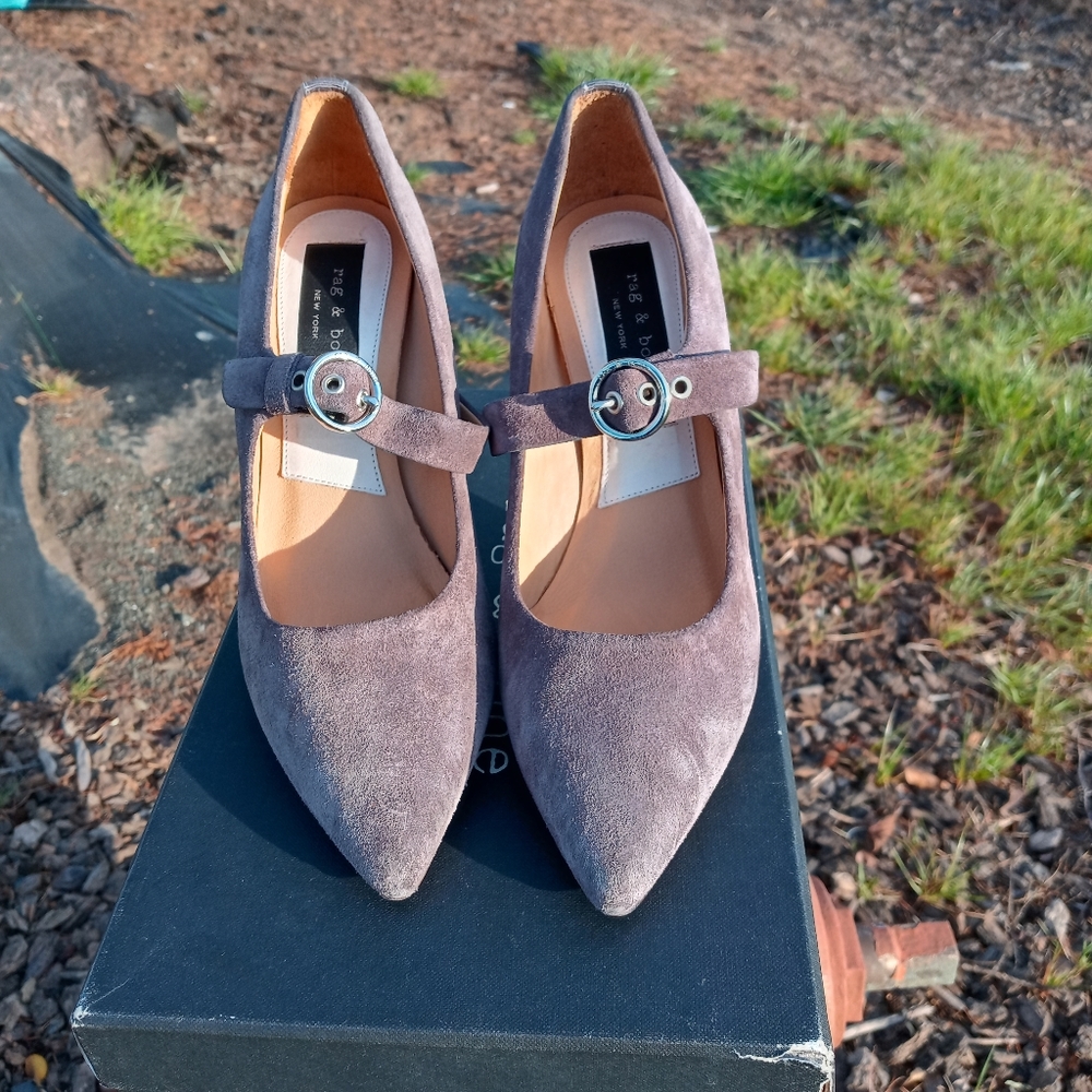 Women's shoes